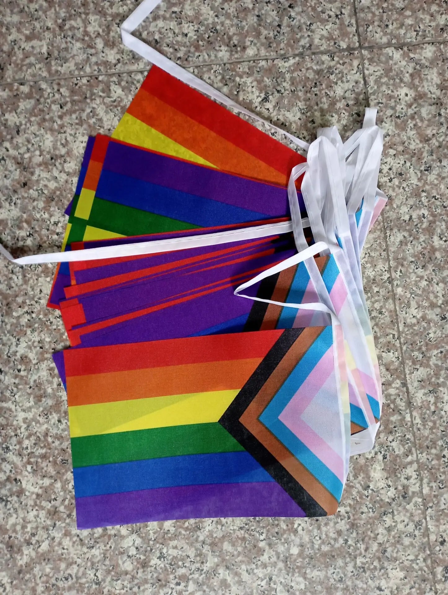Regenbogen Flaggen-Girlande – 20-teilig