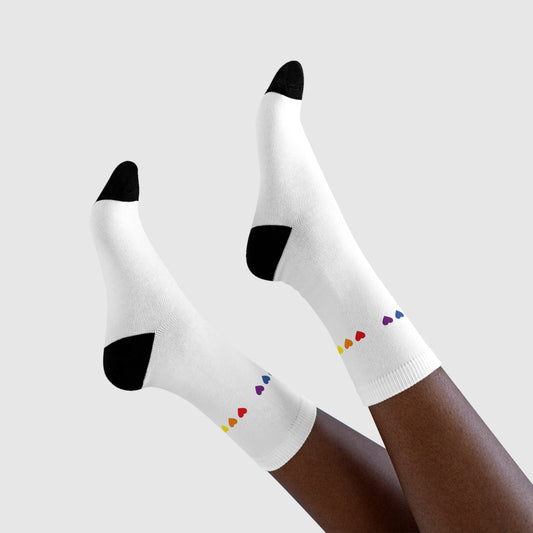 Regenbogen Herz Socken | Pride Socken mit bunten Herzchen | LGBTQ+ Statement-Socken | Queeres Geschenk | Bunte Unisex Socken mit Liebe