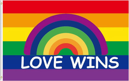 Love Is Love Pride Flagge