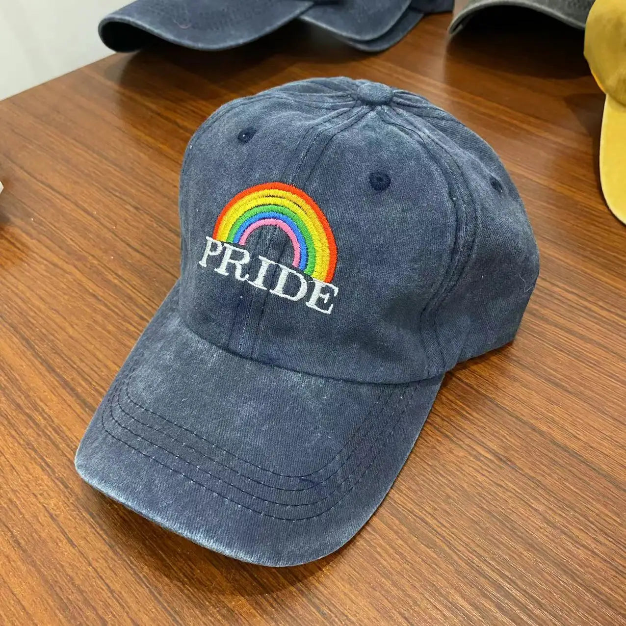 Pride Cap aus Denim
