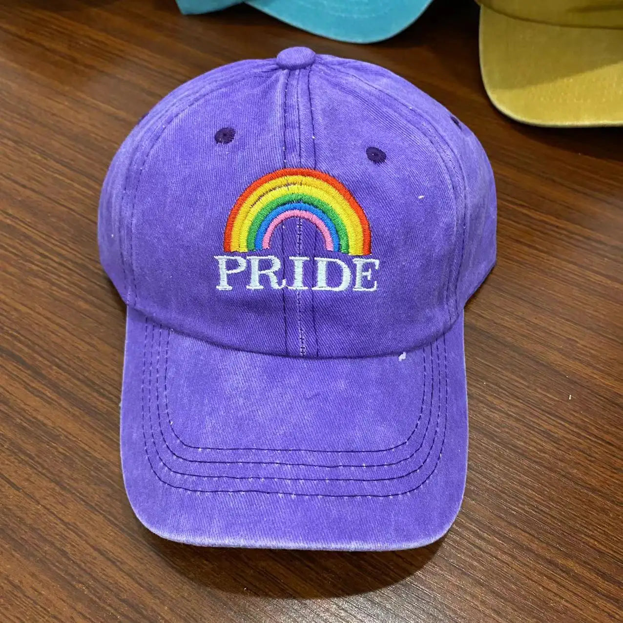 Pride Cap aus Denim