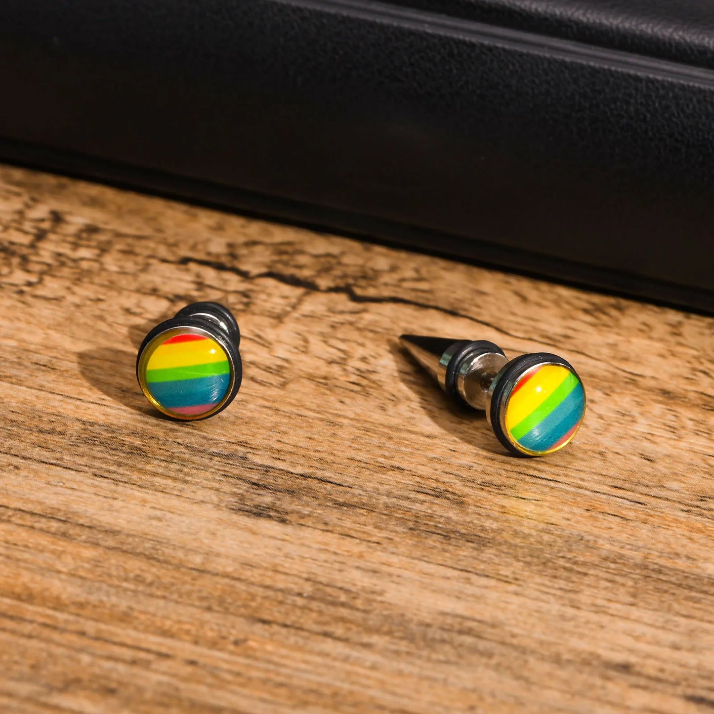 Pride Ohrstecker in Regenbogenfarben
