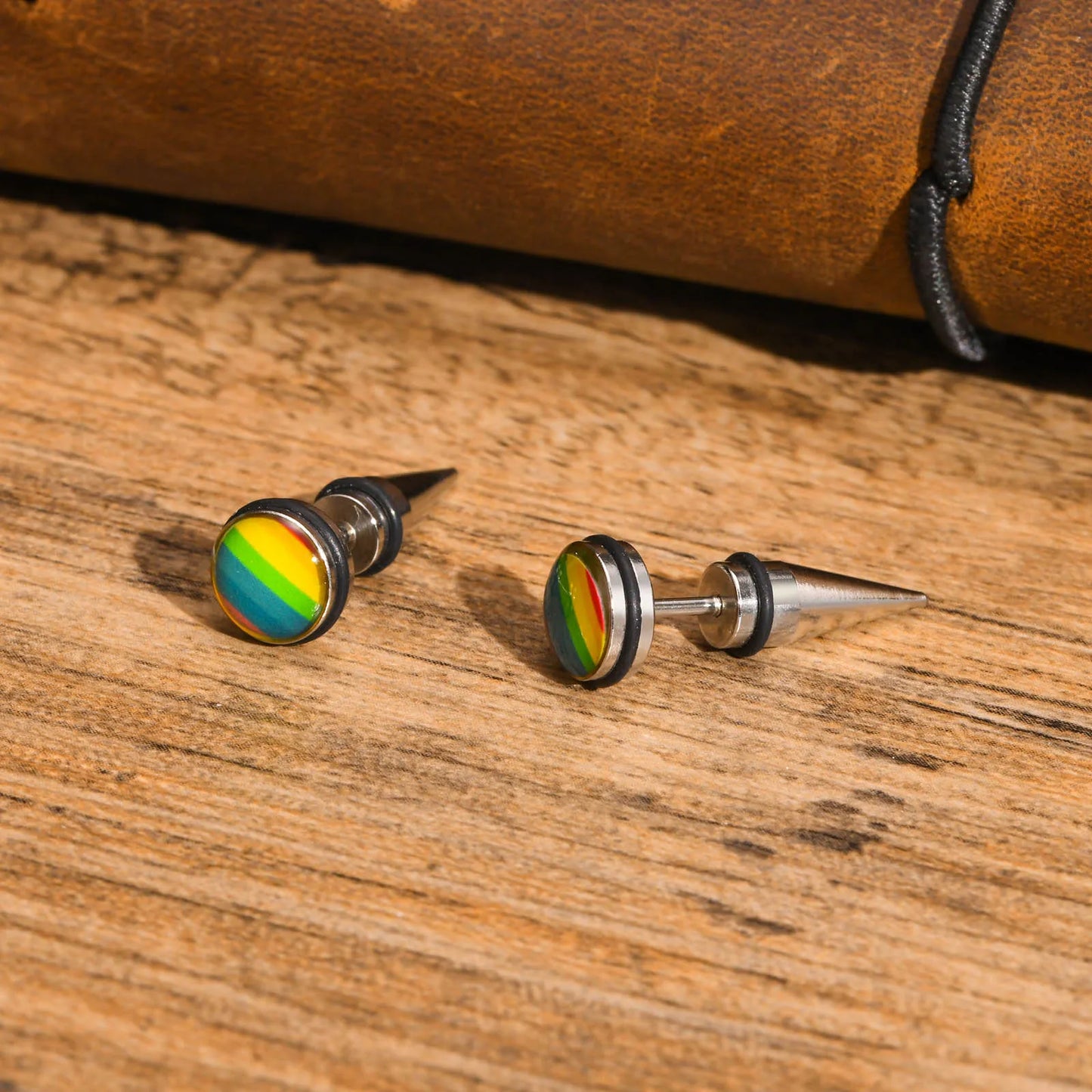 Pride Ohrstecker in Regenbogenfarben