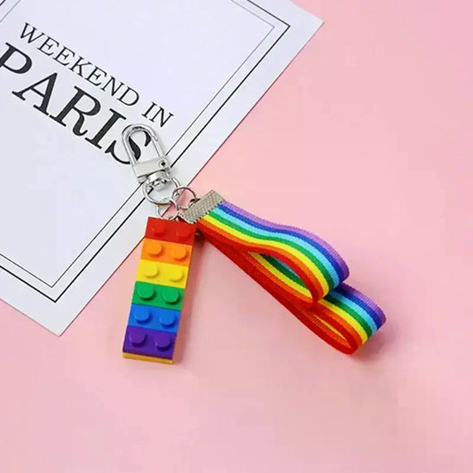 Regenbogen-Schlüsselanhänger mit Baustein