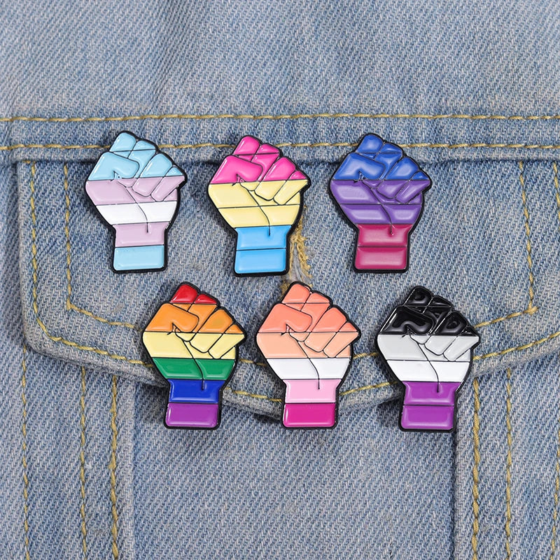 Pride Emaille-Pin mit Dialog-Design