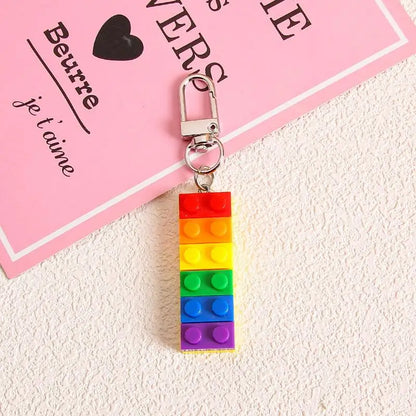 Regenbogen-Schlüsselanhänger mit Baustein